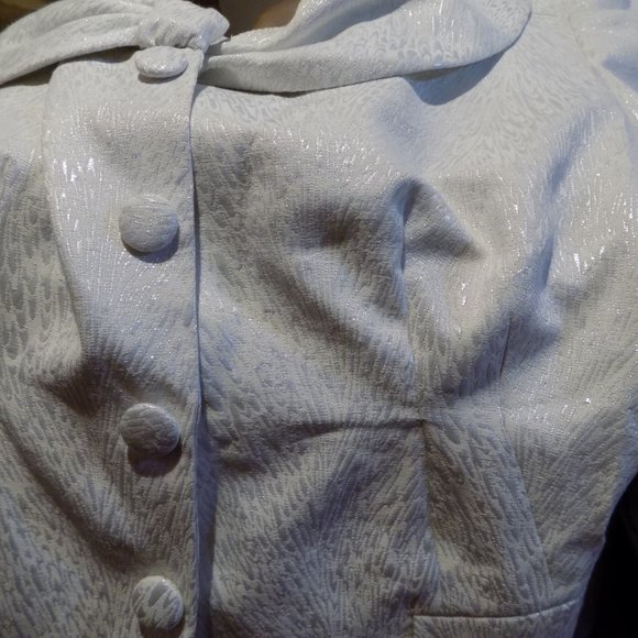 TAHARI White Skirt Suit Plus Size 18W - Picture 3 of 3